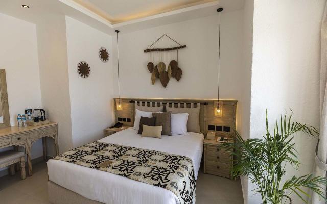 Junior Suite Swim Up PV (POSH CLUB) 