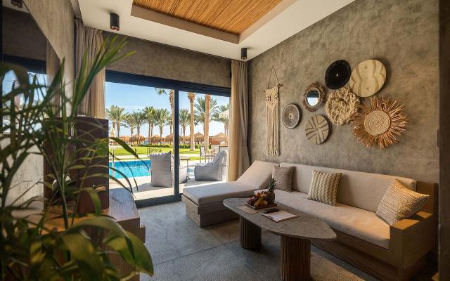Executive Jacuzzi & Pool Suite PSV (POSH CLUB) 