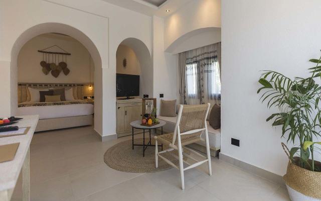 Junior Jacuzzi Suite GV (POSH CLUB)