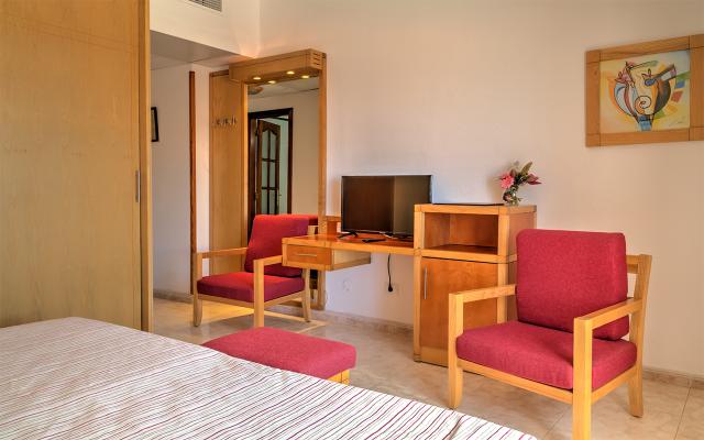 Double Standard Room with Balcony
