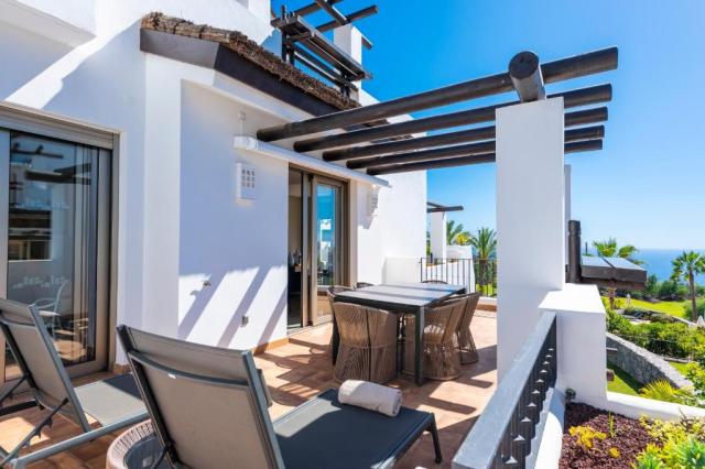 2 Bedroom Suite Partial Sea View