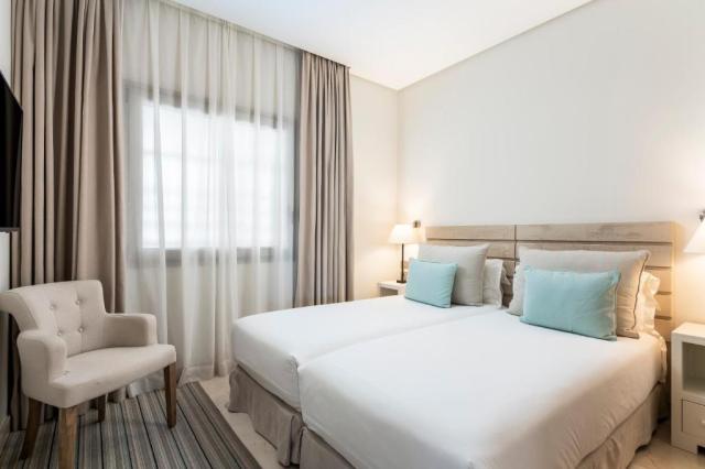 2 Bedroom Suite Partial Sea View