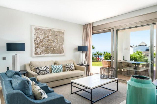 3 Bedroom Suite Partial Sea View 