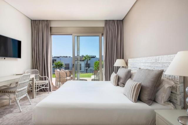 3 Bedroom Suite Partial Sea View 