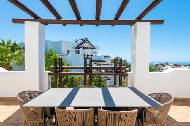 3 Bedroom Suite Partial Sea View 