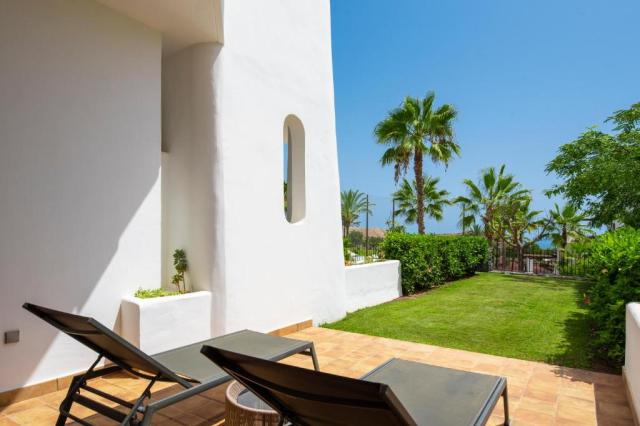 1 Bedroom Suite Partial Sea View
