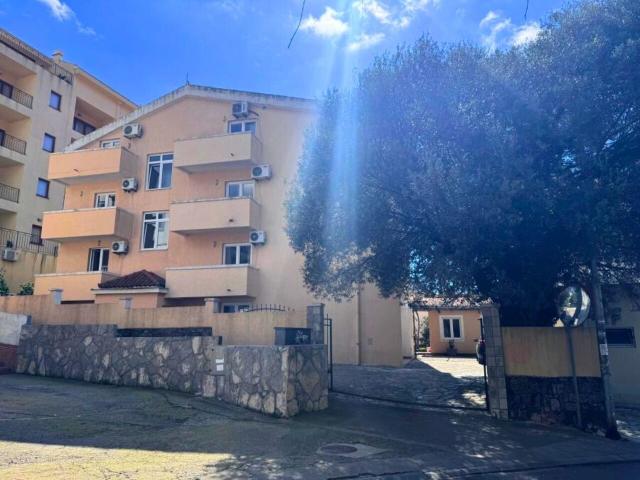Stevan Apartments