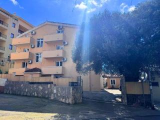 Stevan Apartments