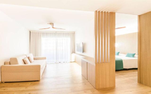  Apartment 2 Bedrooms, Pool View 