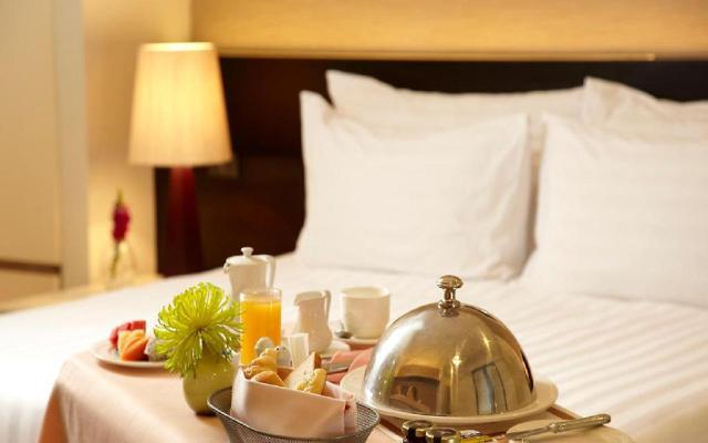 Deluxe Elegant Direct Sea View Suite