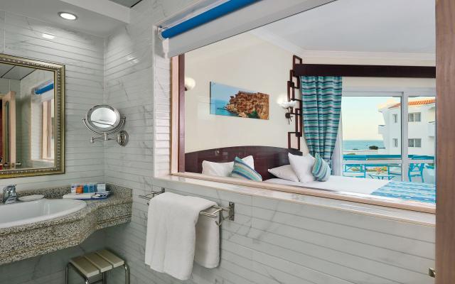 Superior Direct Sea View