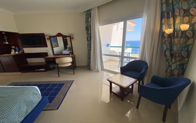 Elegant Direct Sea View