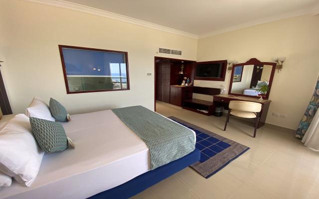 Elegant Direct Sea View