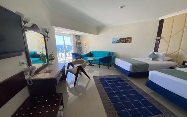 Deluxe Elegant Direct Sea View