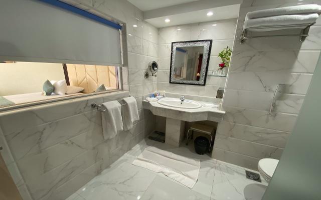 Deluxe Elegant Direct Sea View