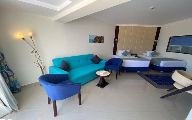 Deluxe Elegant Direct Sea View