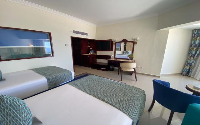 Deluxe Elegant Direct Sea View