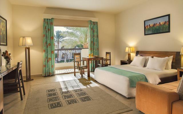Superior Pool View Room