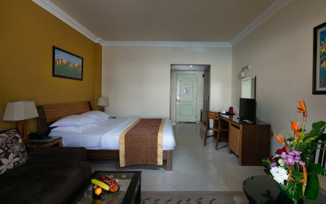 Superior Pool View Room