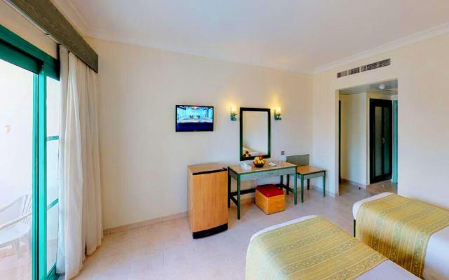 Standard Pool View Room