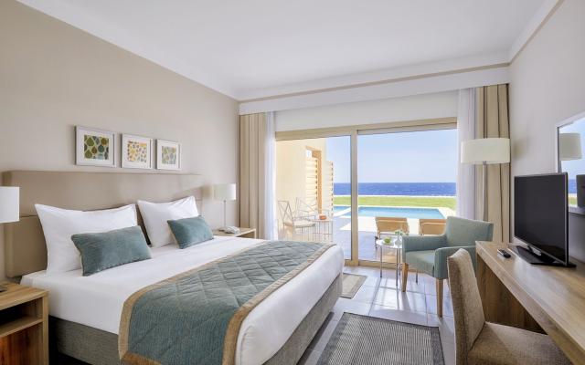 Junior Suite (Private Swimming Pool – Full Sea View) 