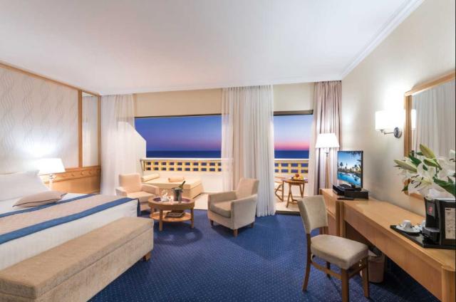 Junior Suite Land View