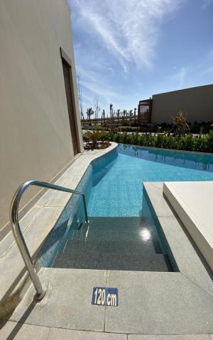 Superior Swim Up