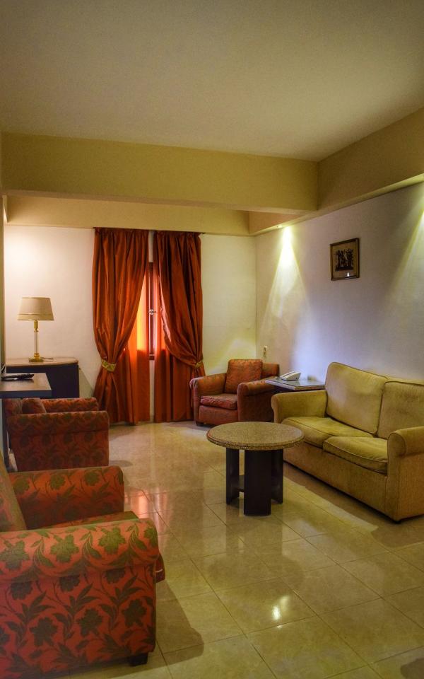 Family Suite -One Bed Room