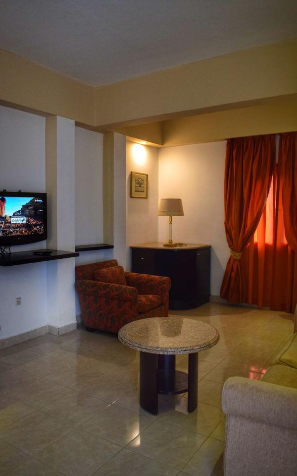 Family Suite -One Bed Room