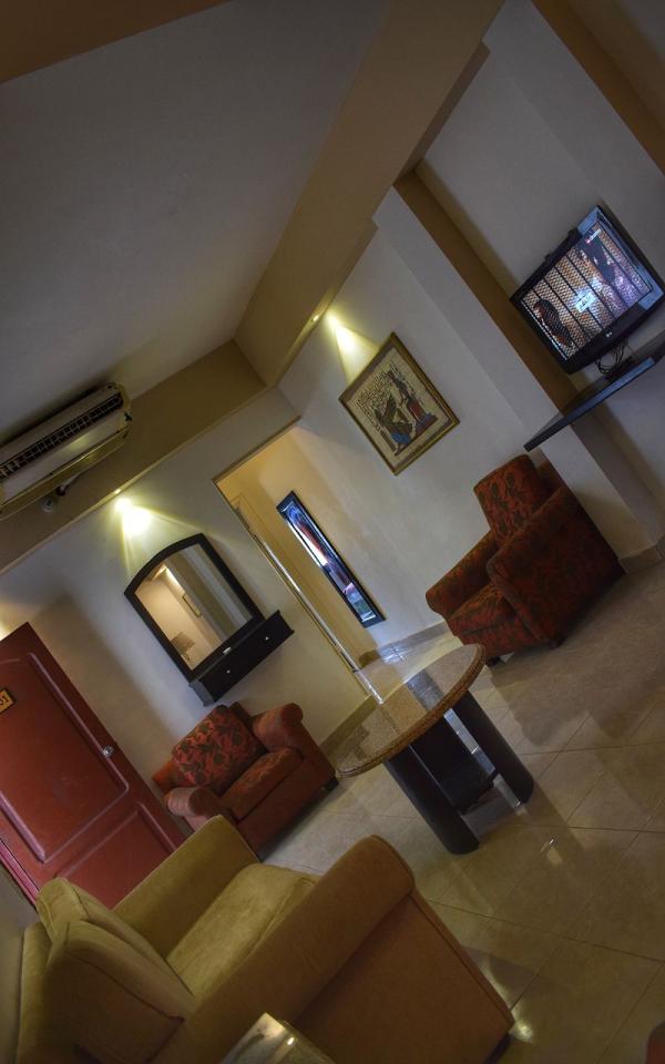 Family Suite -One Bed Room