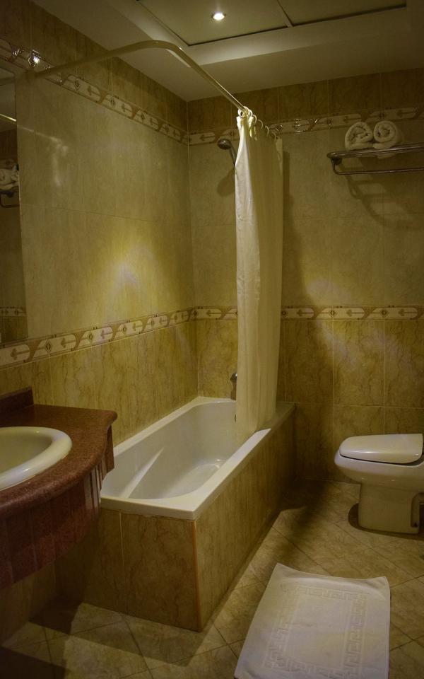 Family Suite -One Bed Room