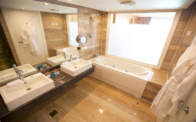 Deluxe Suite PSV /SV (Posh Club) 