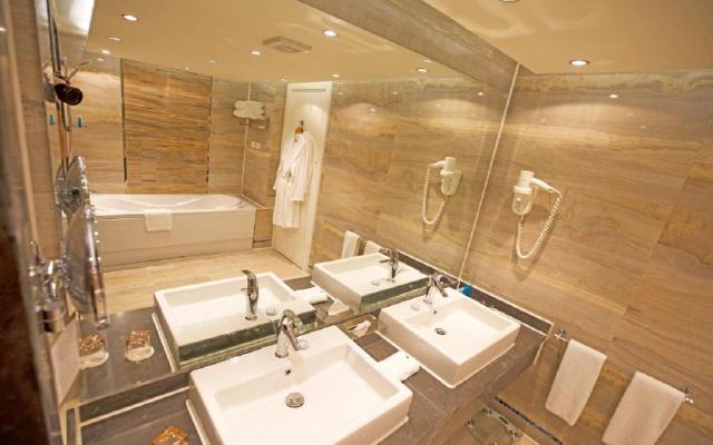 Deluxe Suite PSV /SV (Posh Club) 