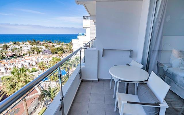 Junior Suite sea view high floors