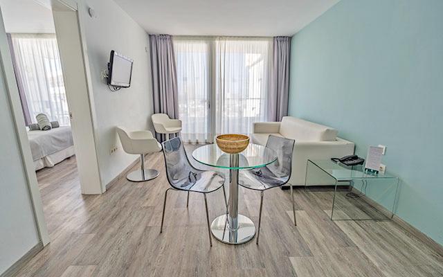 Suite sea view high floors