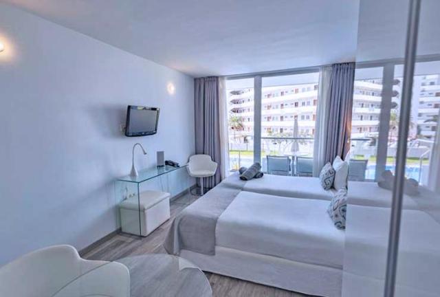 Junior Suite Swim Up