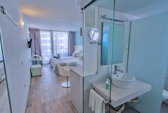 Junior Suite Swim Up
