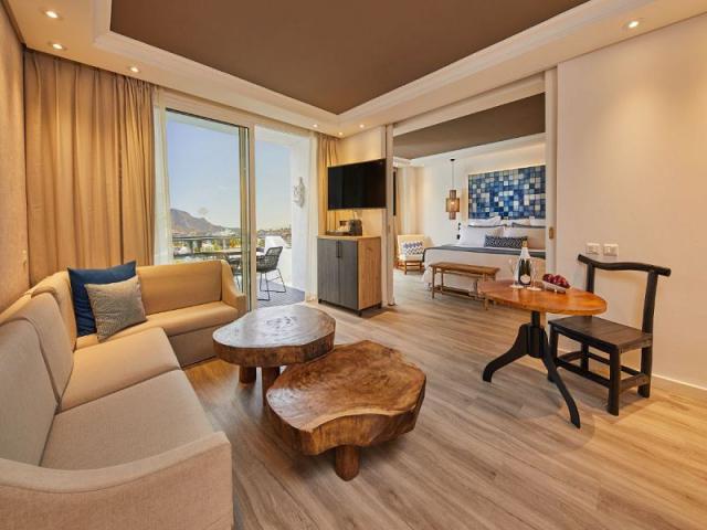 Suite Balcony or Terrace, Club