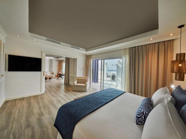 Suite Balcony or Terrace, Club, Sea View