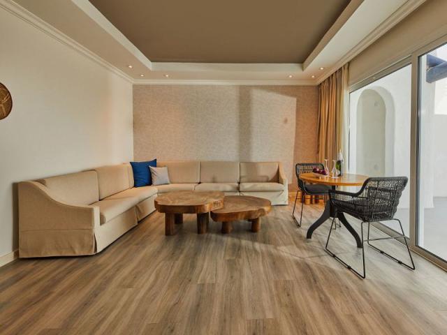 Suite Balcony or Terrace, Club, Sea View