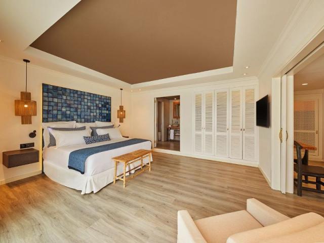 Suite Balcony or Terrace, Club, Sea View