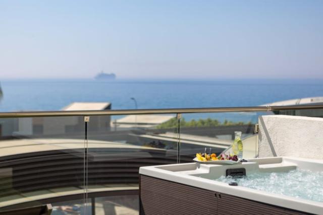 Junior Suite Sea View with outdoor whiripool