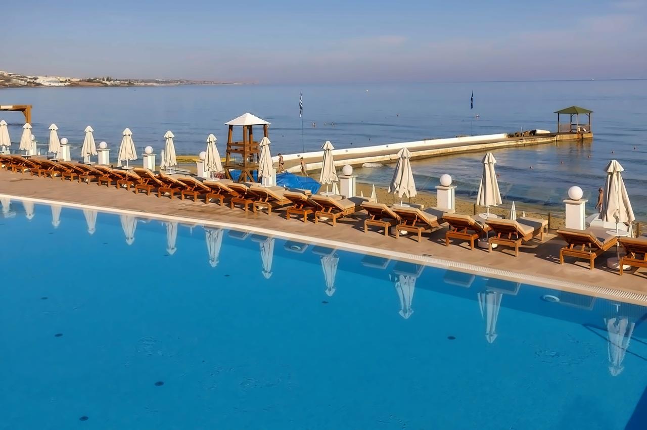 Alexander Beach Hotel & Village