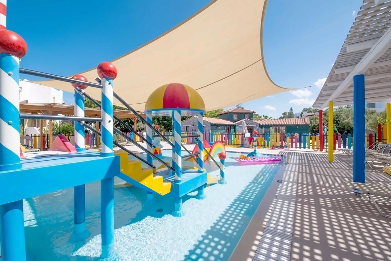 Alexander Beach Hotel & Village