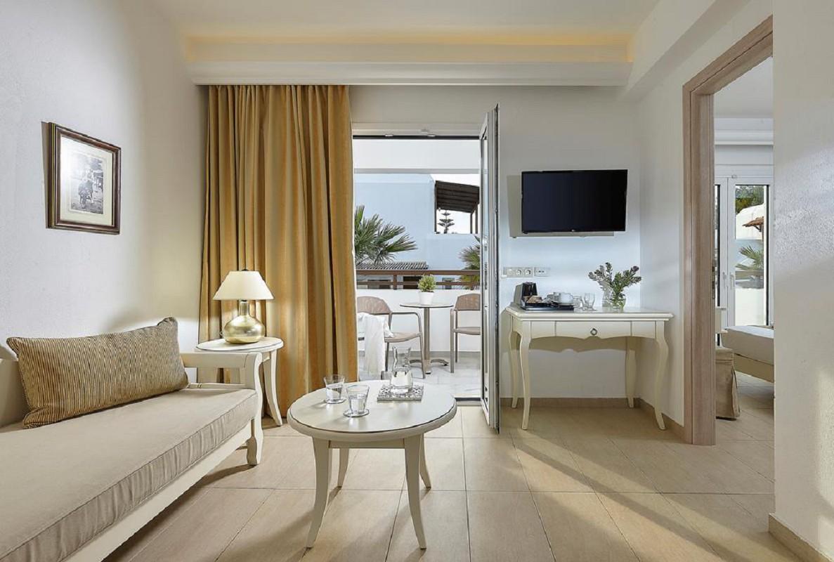Family Room 2 rooms Premium Garden View