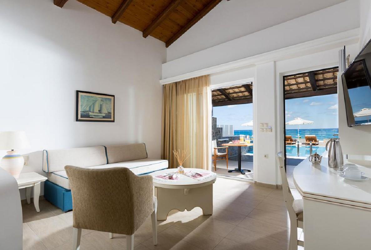Bungalow Suite Deluxe Open Plan with Private Pool BeachFront