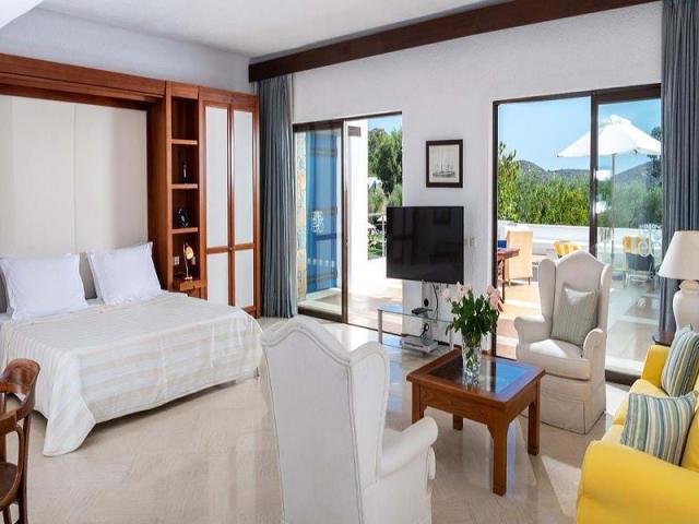 Family Suite Open Plan Garden View