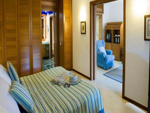 Executive Bungalow Suite Pool View (2 Bathrooms)
