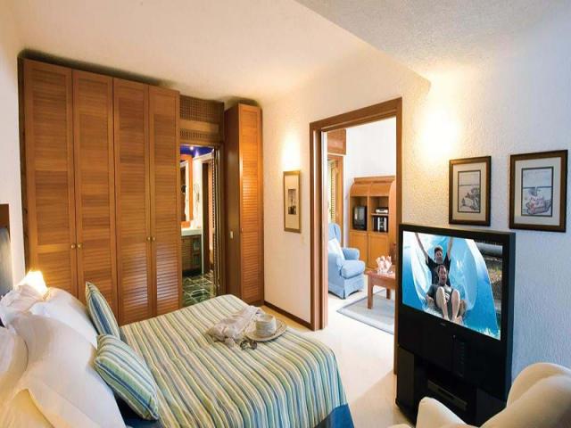 Executive Bungalow Suite Pool View (2 Bathrooms)