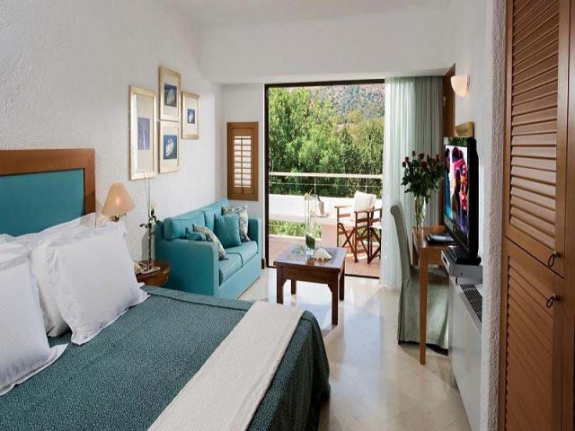 Family Room Garden View (2 Bedrooms & 2 Bathrooms)